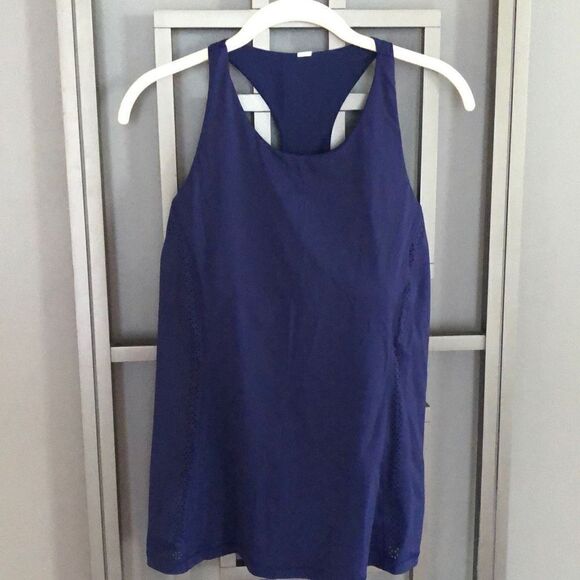 Lululemon Navy fitness top with Built-in bra mesh insert 8 - Picture 1 of 5